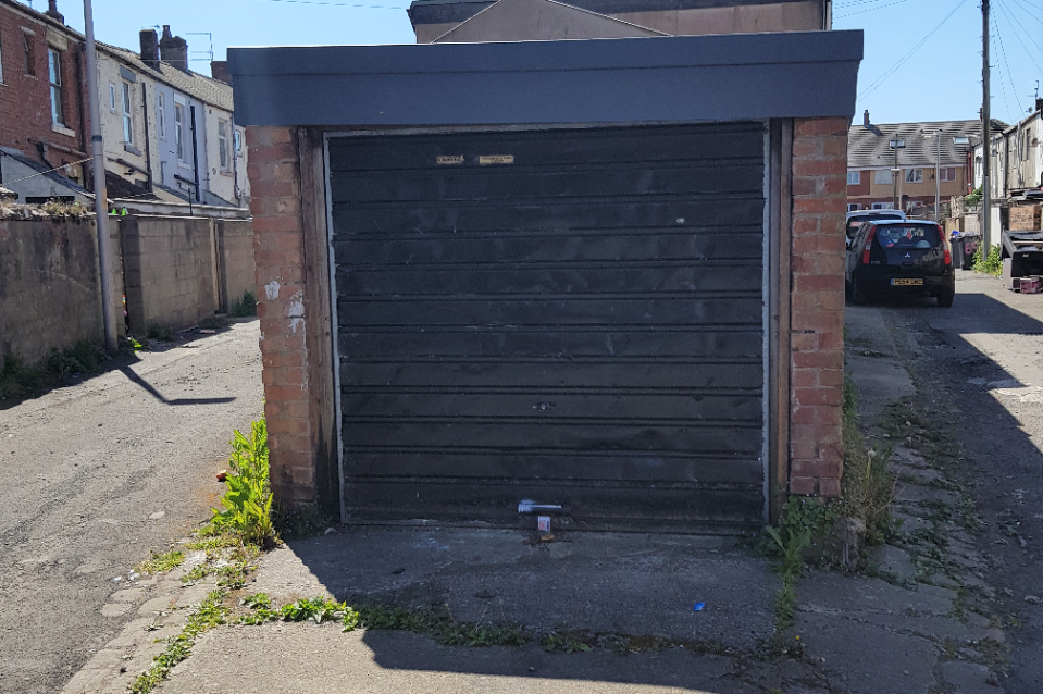 Garage to let – Enfield Road