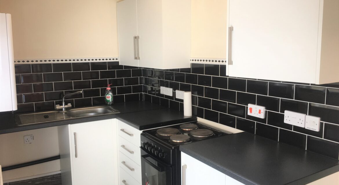 2 Bedroom House, Adelaide Street, FY7